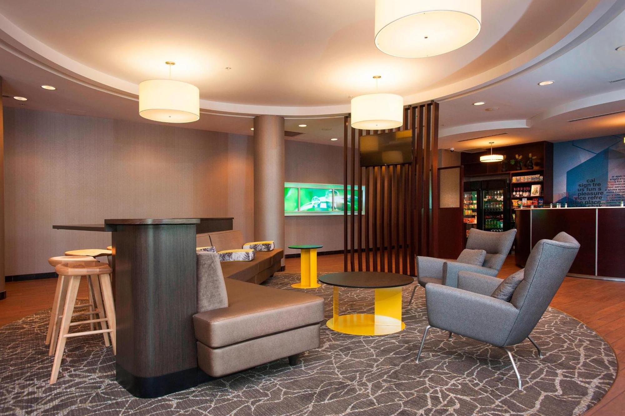 Springhill Suites Birmingham Colonnade Exteriör bild