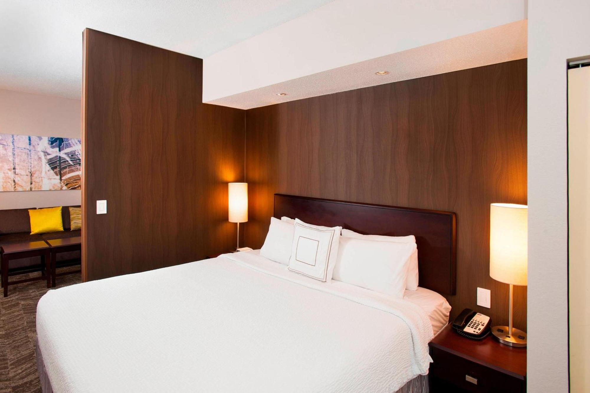Springhill Suites Birmingham Colonnade Exteriör bild